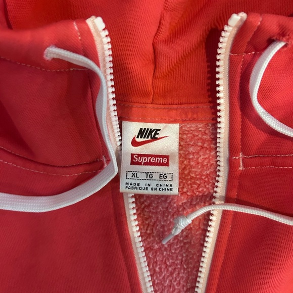 Supreme X Nike 1/4 zip Hoodie - Picture 2 of 2